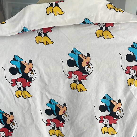 Cakeworthy short sleeve Minnie Mouse button down - Picture 4 of 6